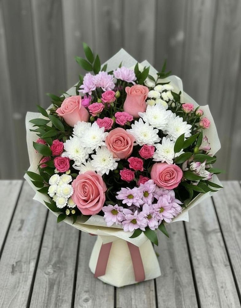 Букет цветов из: Альстромерии, Гвоздики, Розы и Хризантемы в Саки