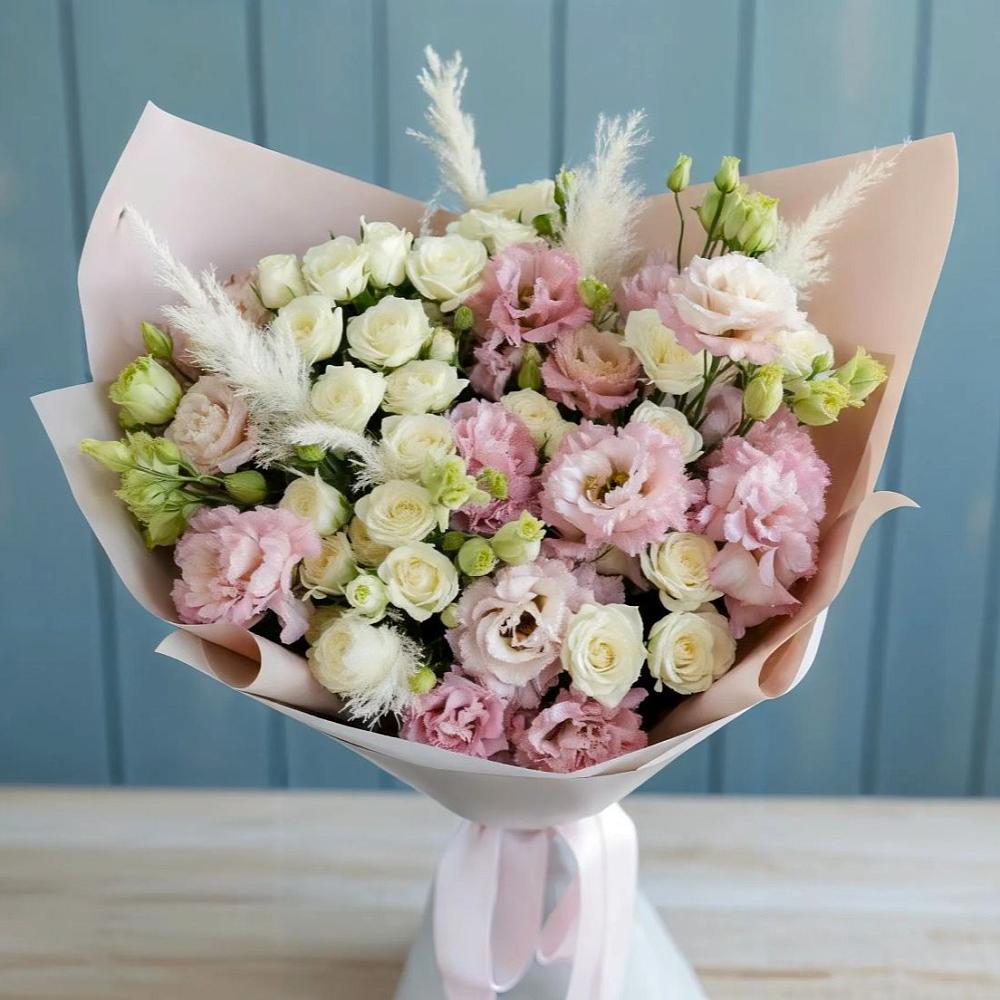 Букет цветов из: Альстромерии и Розы в Саки