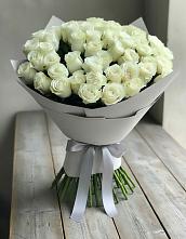 Букет 35 Белых роз в Саки
