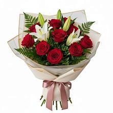Букет цветов из:  Лилии и Розы в Саки