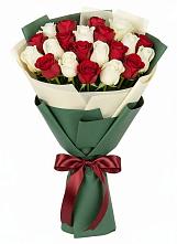 Букет Микс из красных и белых роз #REPLACE_PRED# Саки