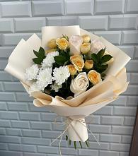 Букет цветов из:  Розы и Хризантемы в Саки