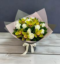 Букет цветов из:  Орхидеи и Розы в Саки