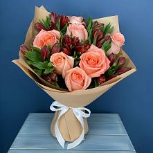 Букет цветов из:  Розы и Альстромерии в Саки