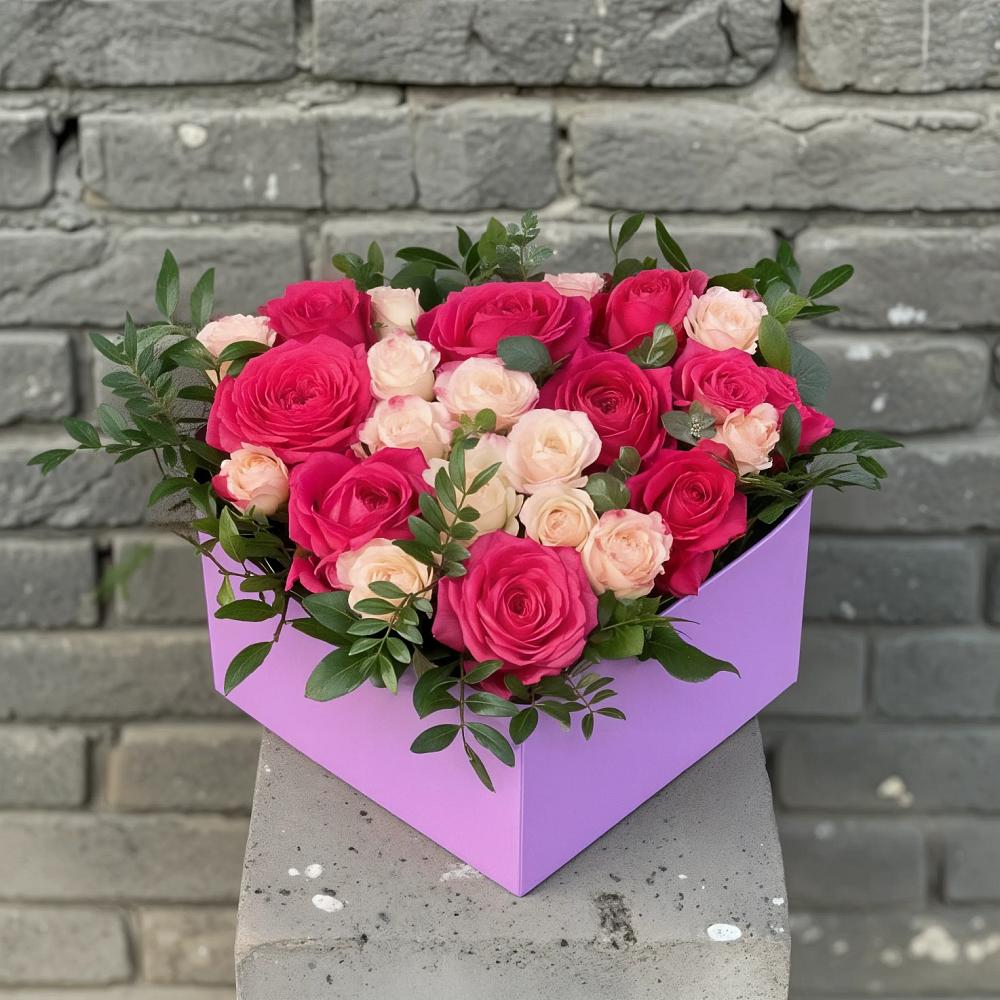 Цветочная композиция из Розы в коробке в Саки
