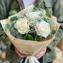 Букет цветов из:  Розы в Саки