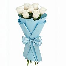 Букет 7 белых роз Проуд в Саки