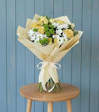 Букет цветов из:  Хризантемы и Розы в Саки