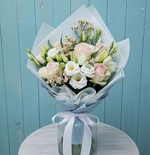 Букет цветов из:  Розы и Лизиантусы в Саки