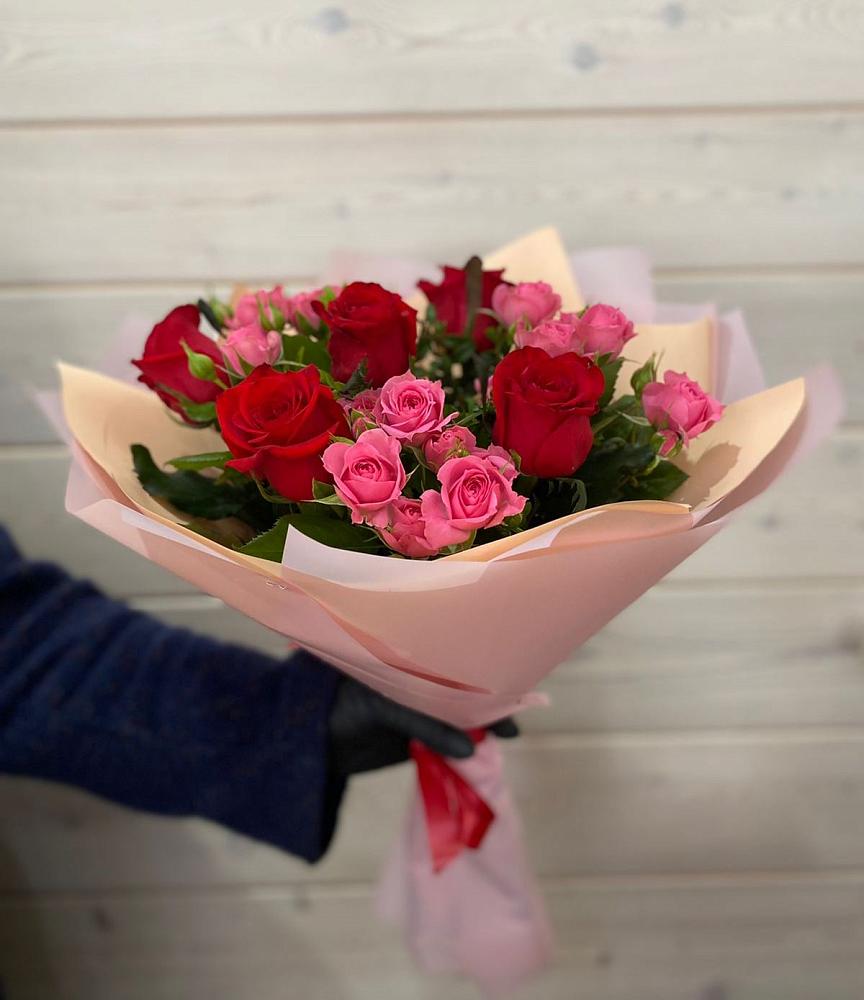 Букет цветов из: Розы в Саки