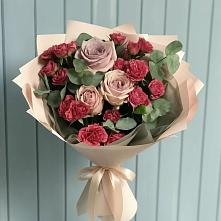 Букет цветов из:  Гвоздики и Розы в Саки