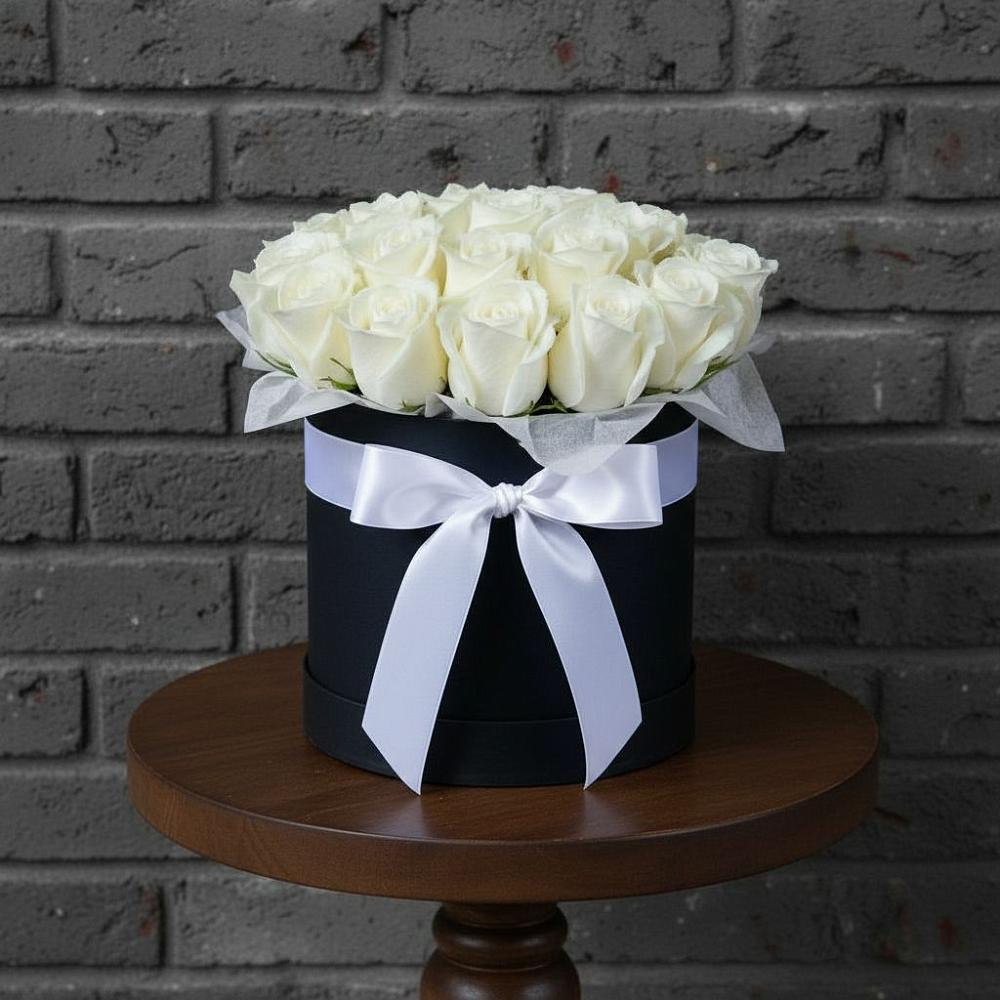 Цветочная композиция из Розы в шляпной коробке в Саки