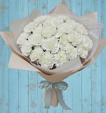 Букет цветов из:  Гвоздики в Саки