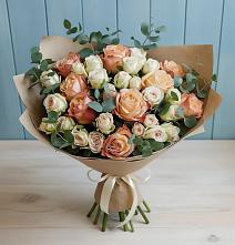 Букет цветов из:  Альстромерии и Розы в Саки